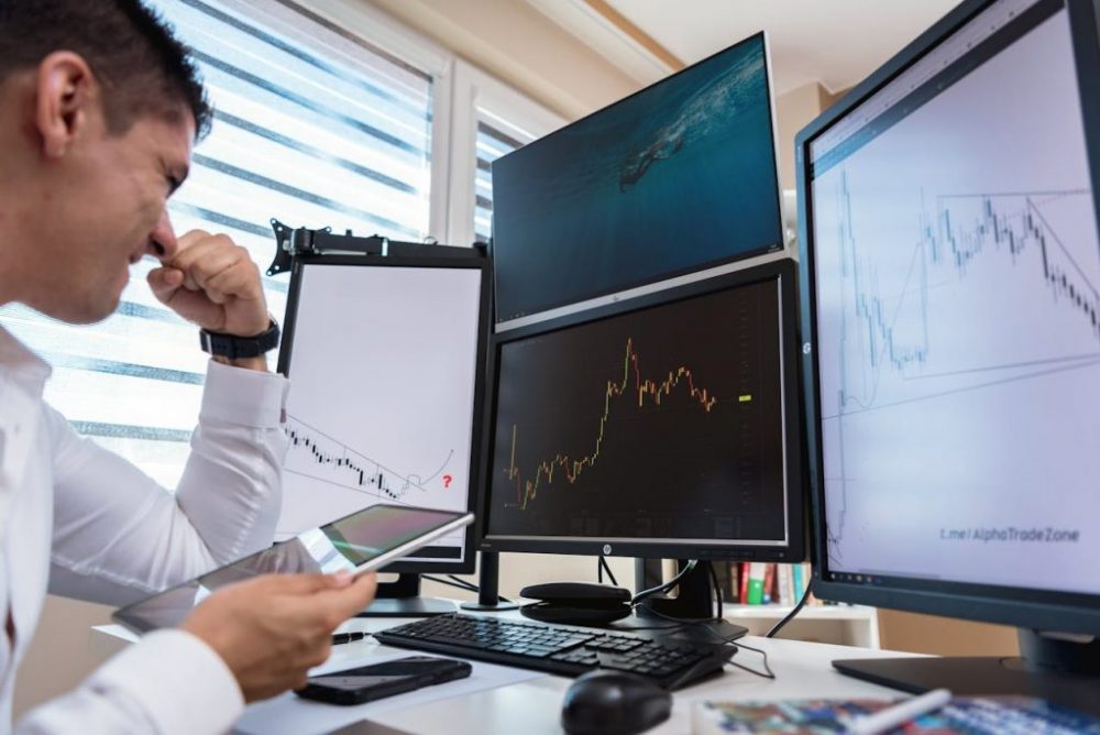 How Looking at Your Portfolio too Often Can Cause Panic Selling & Destroy Long-Term Returns